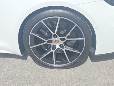 2025 Porsche 911 Carrera 4 GTS