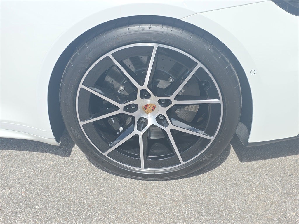 2025 Porsche 911 Carrera 4 GTS