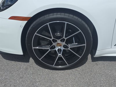 2025 Porsche 911 Carrera 4 GTS