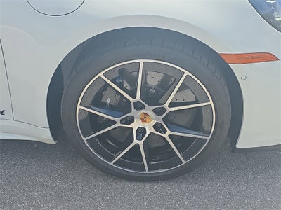 2025 Porsche 911 Carrera 4 GTS