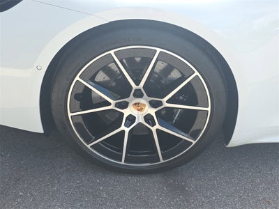 2025 Porsche 911 Carrera 4 GTS