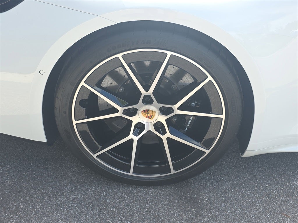 2025 Porsche 911 Carrera 4 GTS