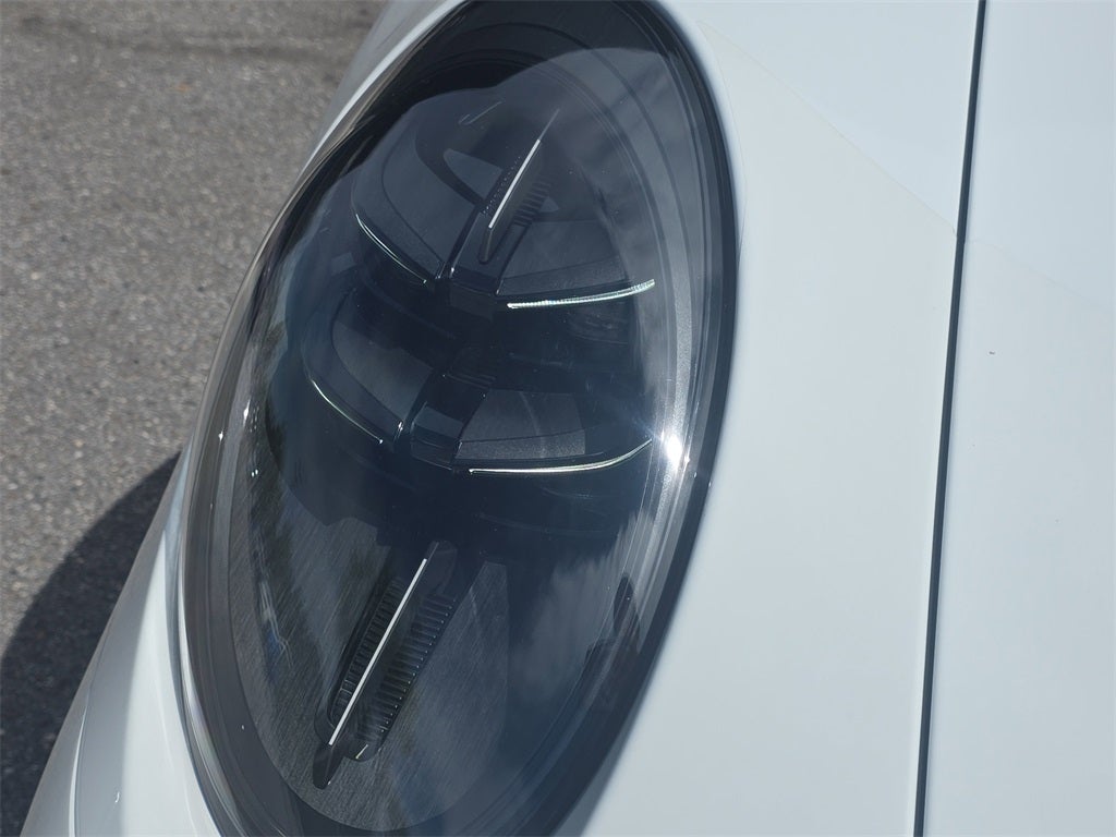 2025 Porsche 911 Carrera 4 GTS