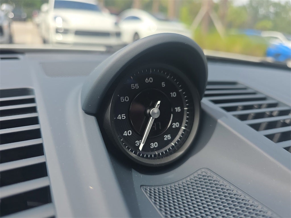 2025 Porsche 911 Carrera 4 GTS