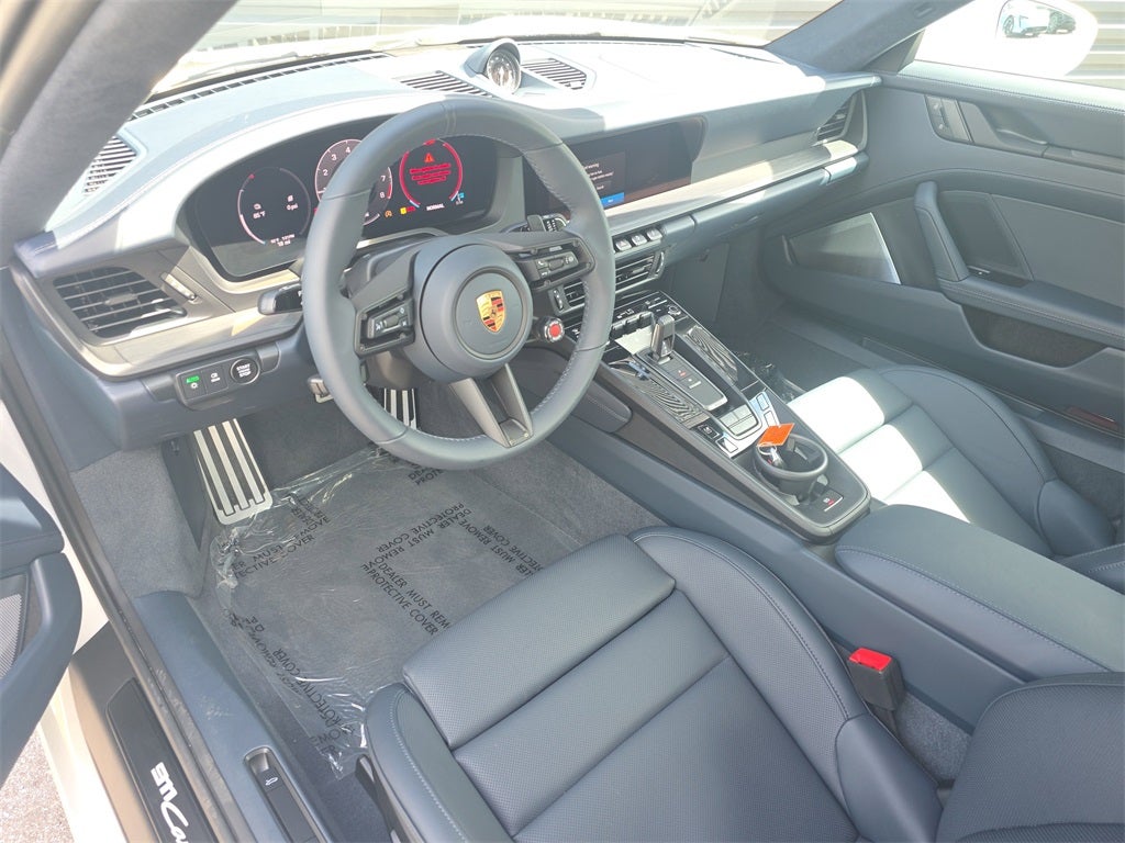 2025 Porsche 911 Carrera 4 GTS