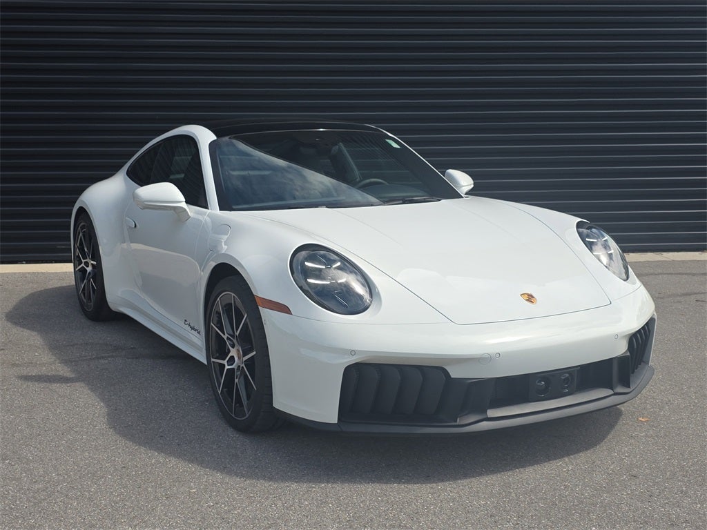 2025 Porsche 911 Carrera 4 GTS