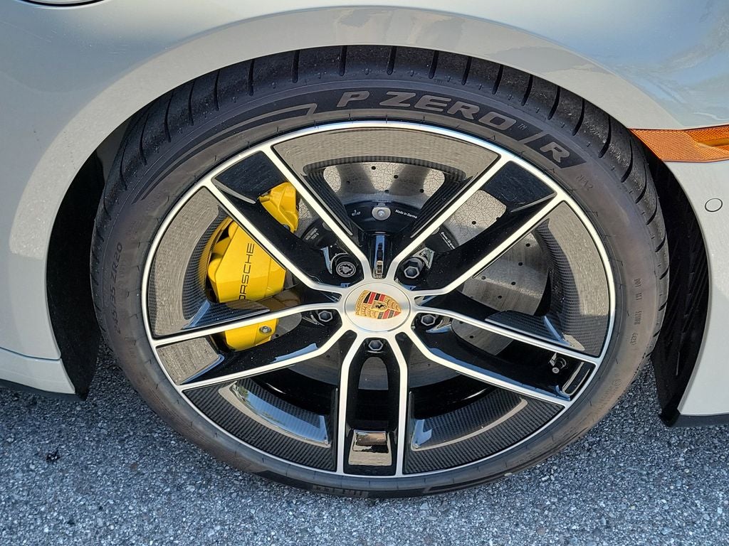 2026 Porsche 911 Carrera 4 GTS