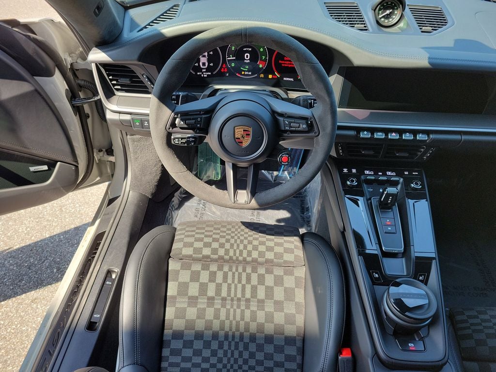 2026 Porsche 911 Carrera 4 GTS