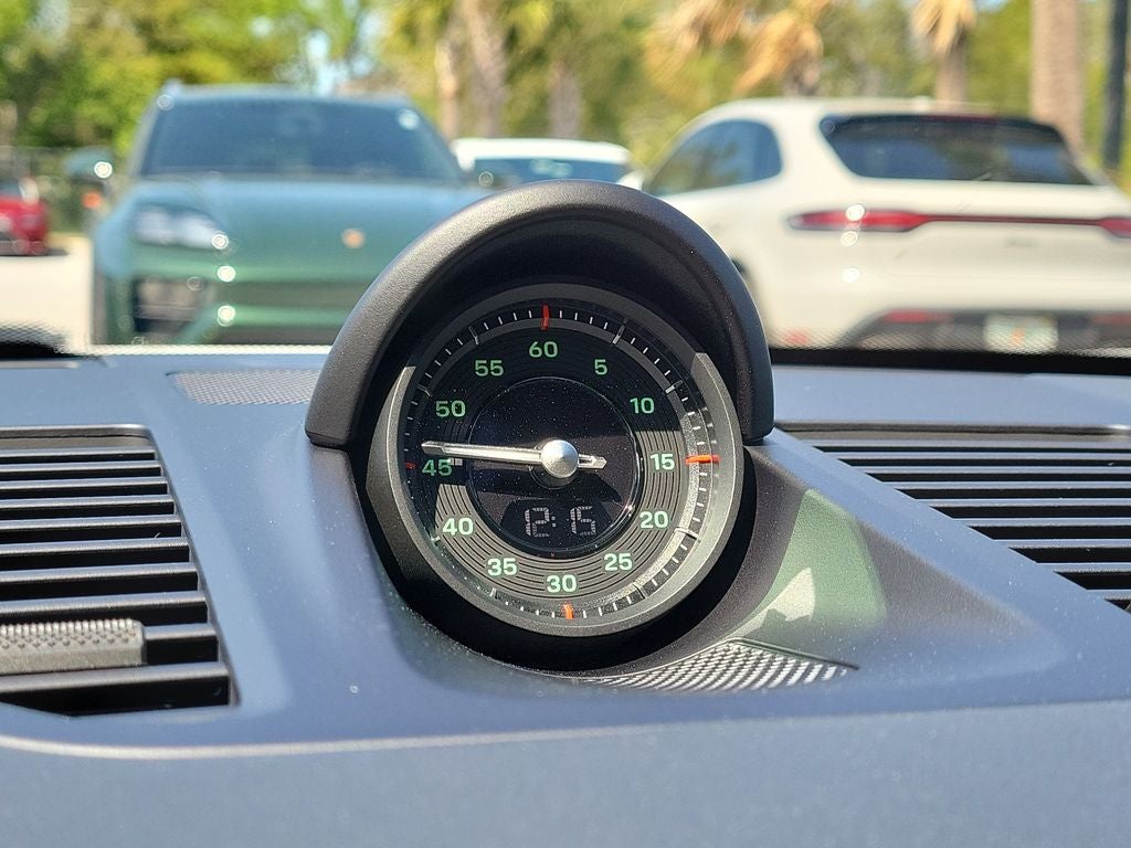 2026 Porsche 911 Carrera 4 GTS