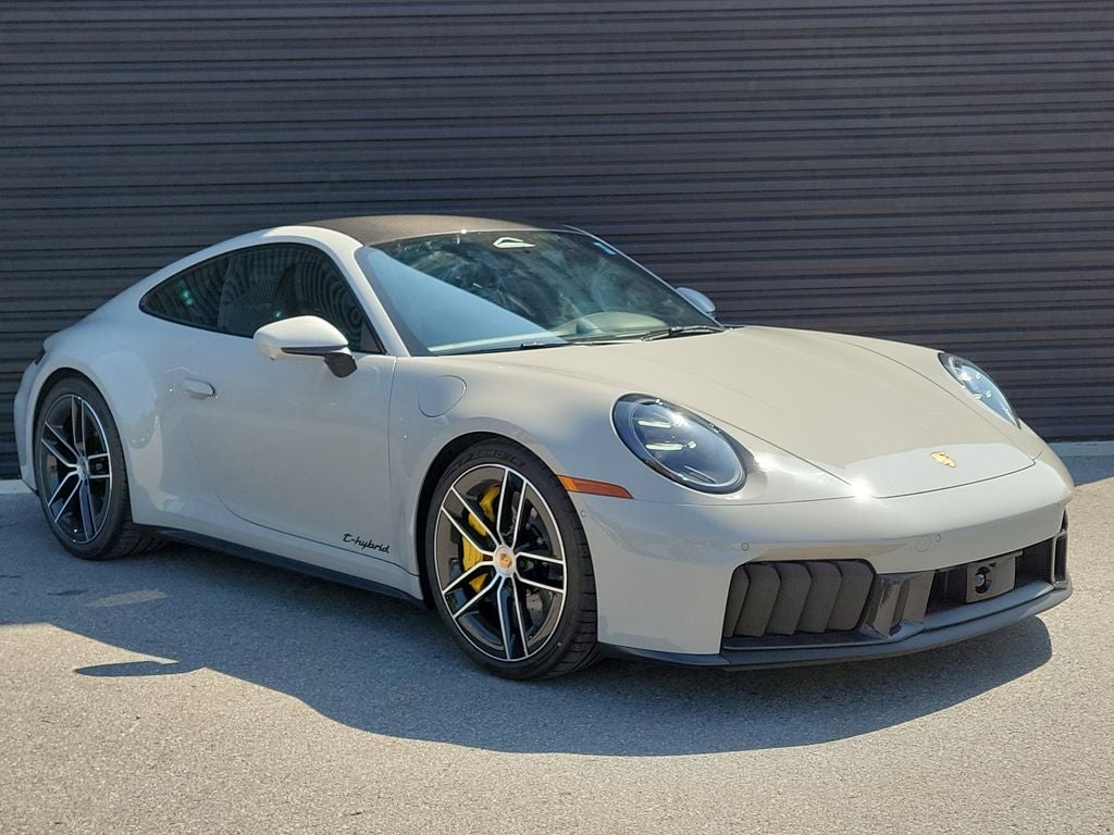 2026 Porsche 911 Carrera 4 GTS