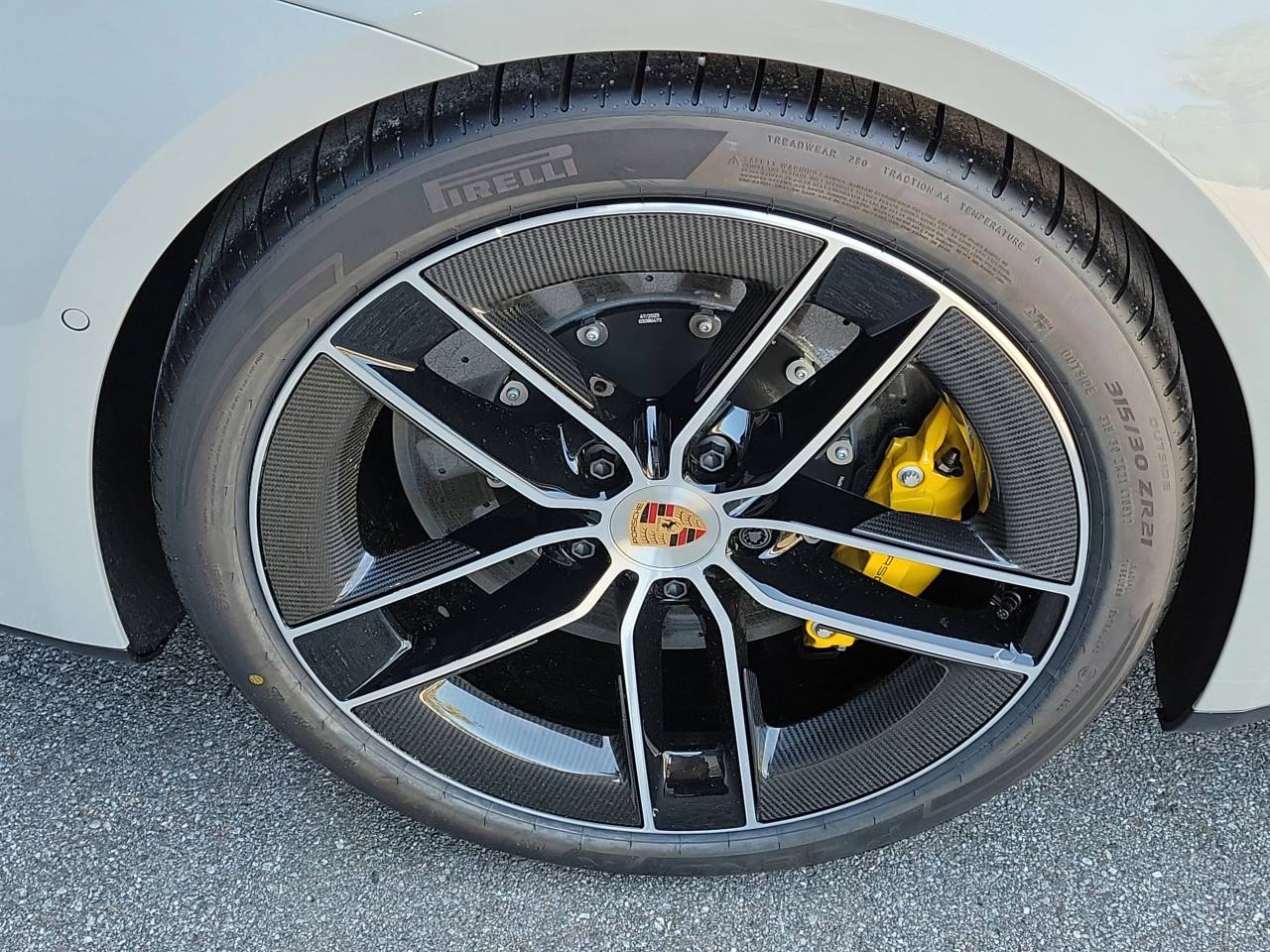 2026 Porsche 911 Carrera 4 GTS