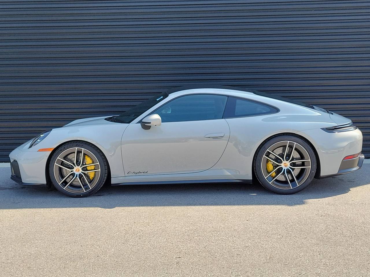 2026 Porsche 911 Carrera 4 GTS