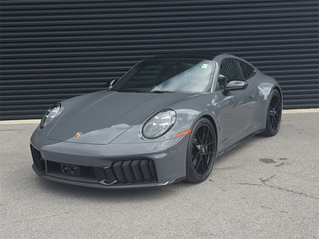 2025 Porsche 911 Carrera 4 GTS