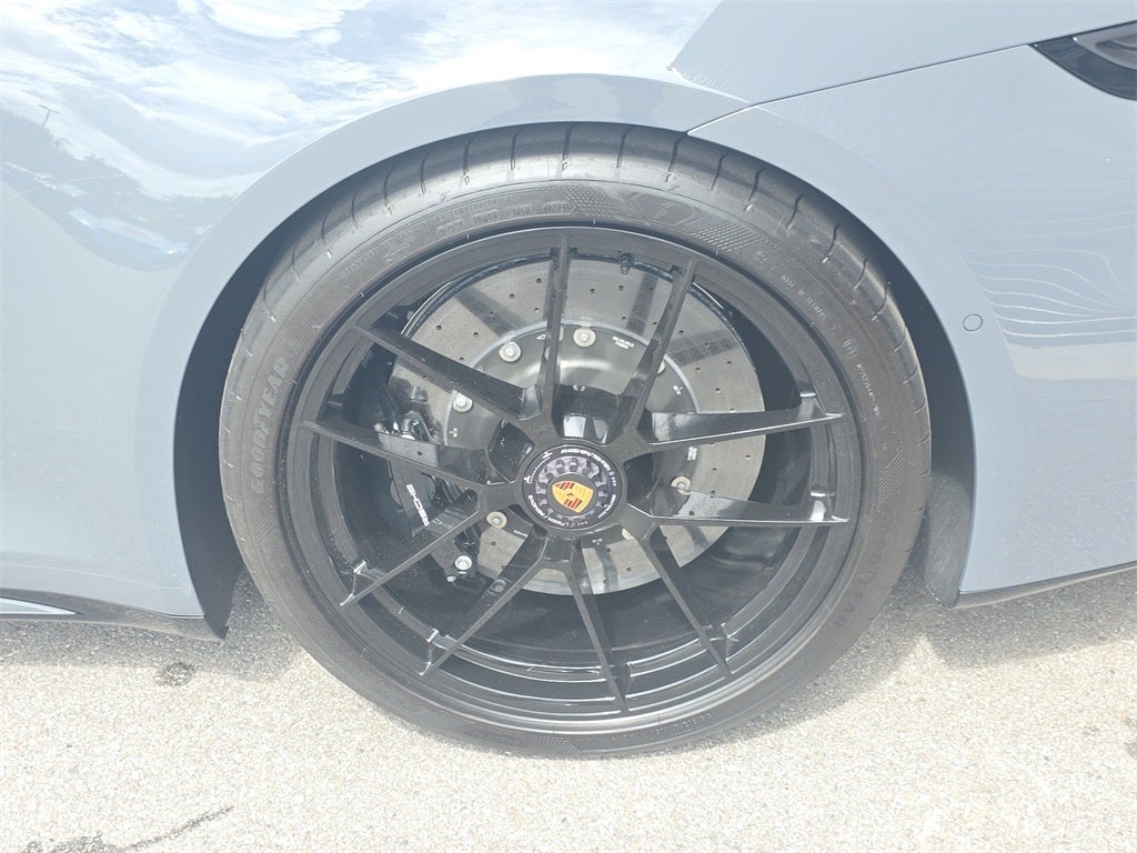 2025 Porsche 911 Carrera 4 GTS