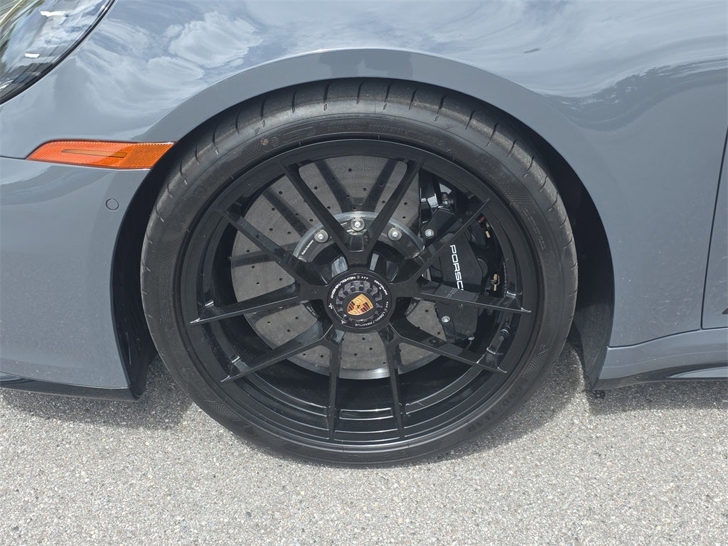 2025 Porsche 911 Carrera 4 GTS