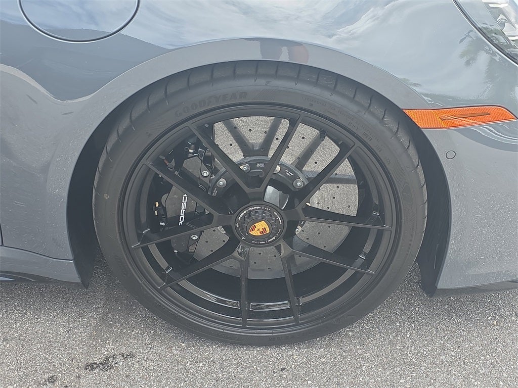 2025 Porsche 911 Carrera 4 GTS