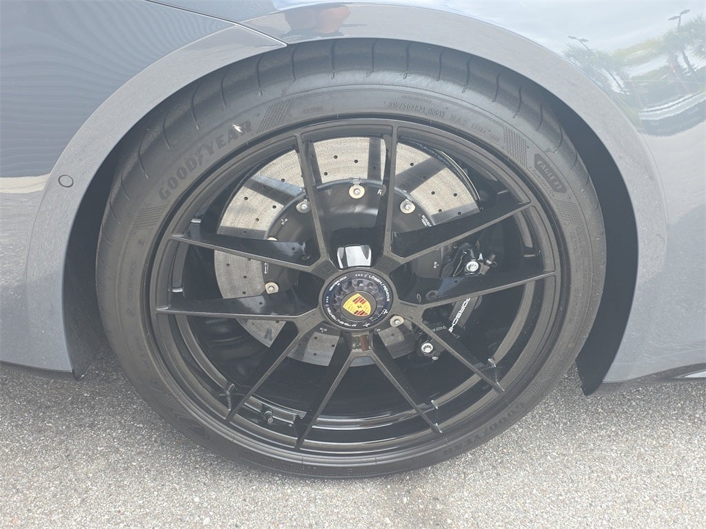 2025 Porsche 911 Carrera 4 GTS