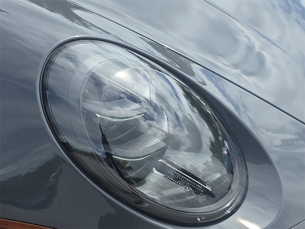 2025 Porsche 911 Carrera 4 GTS