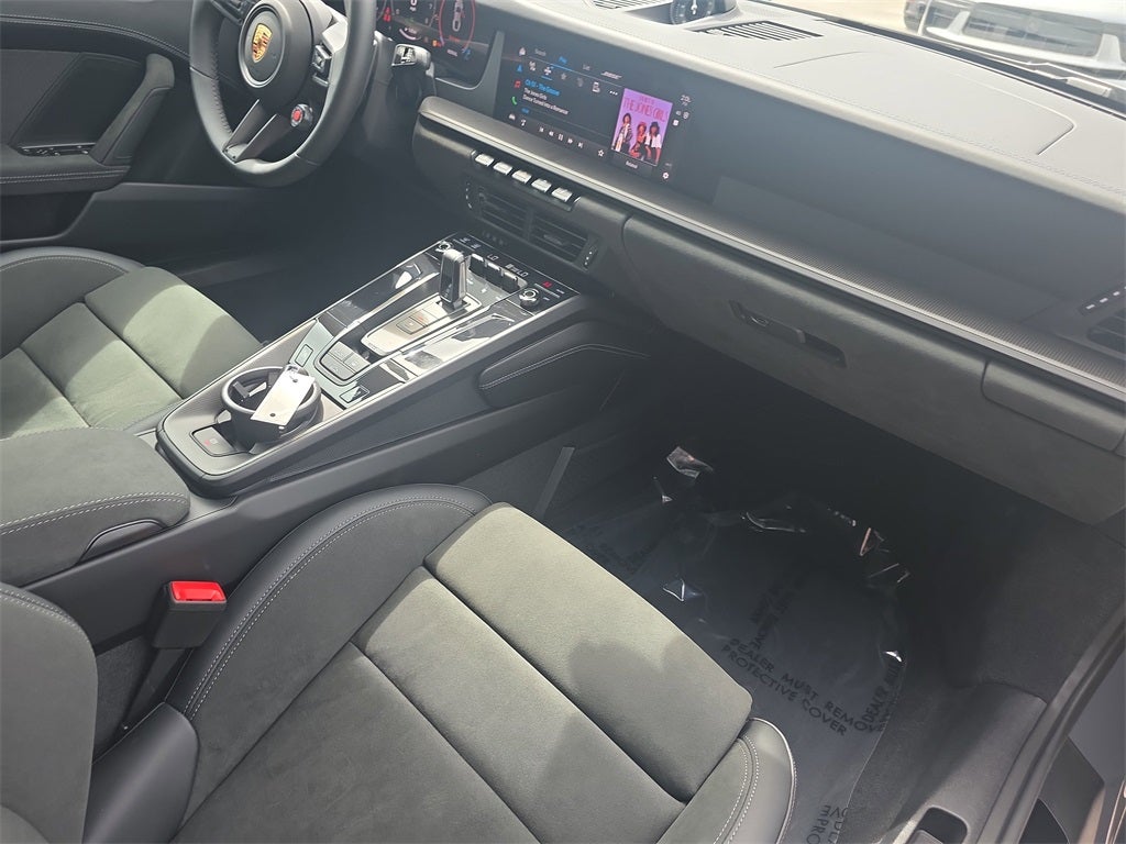 2025 Porsche 911 Carrera 4 GTS