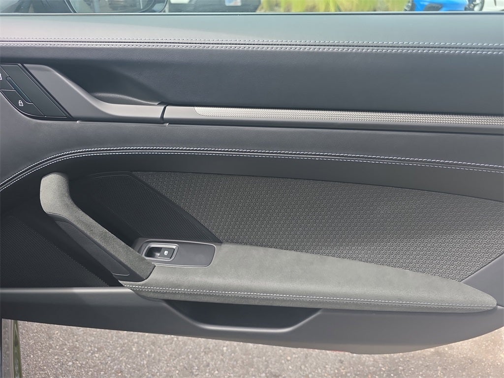 2025 Porsche 911 Carrera 4 GTS