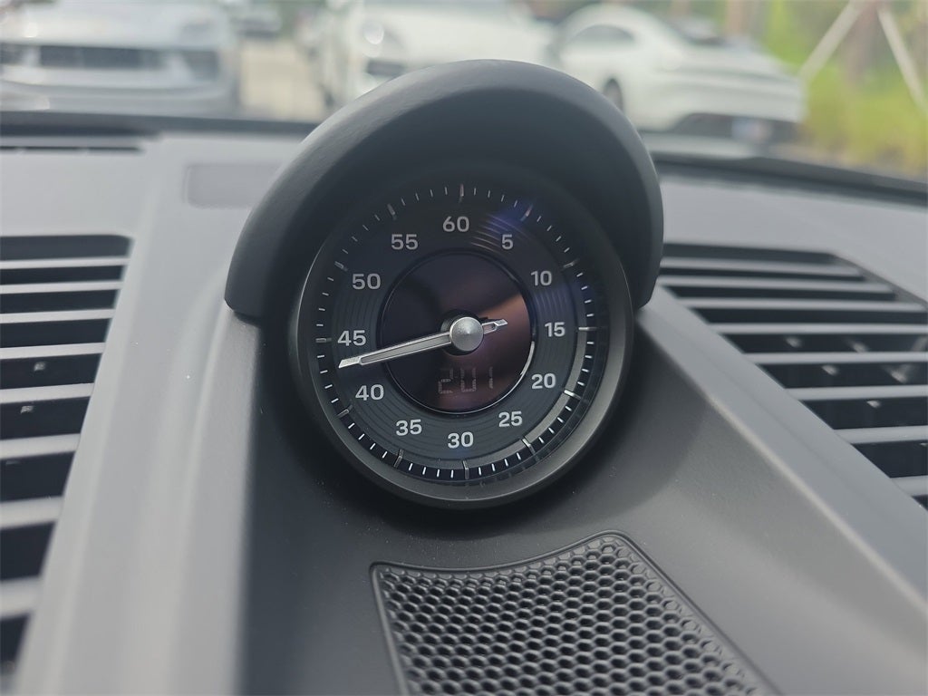 2025 Porsche 911 Carrera 4 GTS