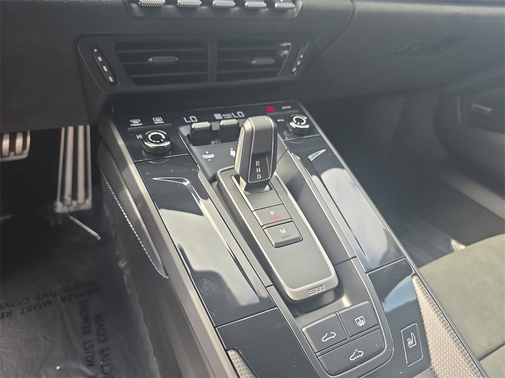 2025 Porsche 911 Carrera 4 GTS