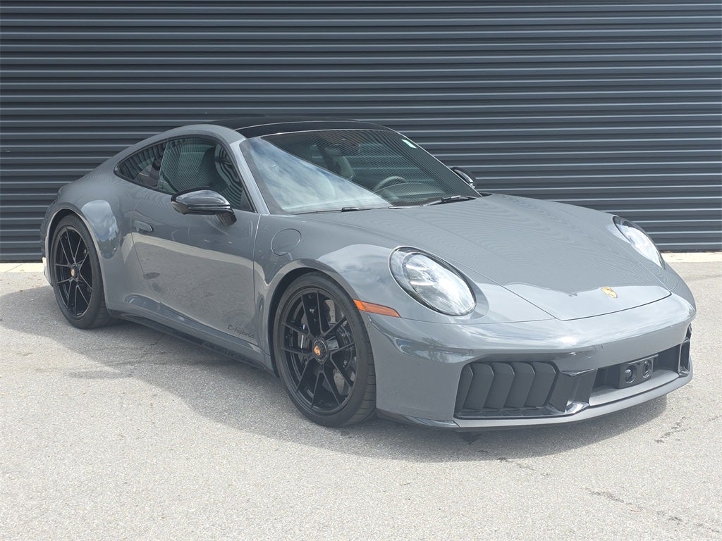 2025 Porsche 911 Carrera 4 GTS