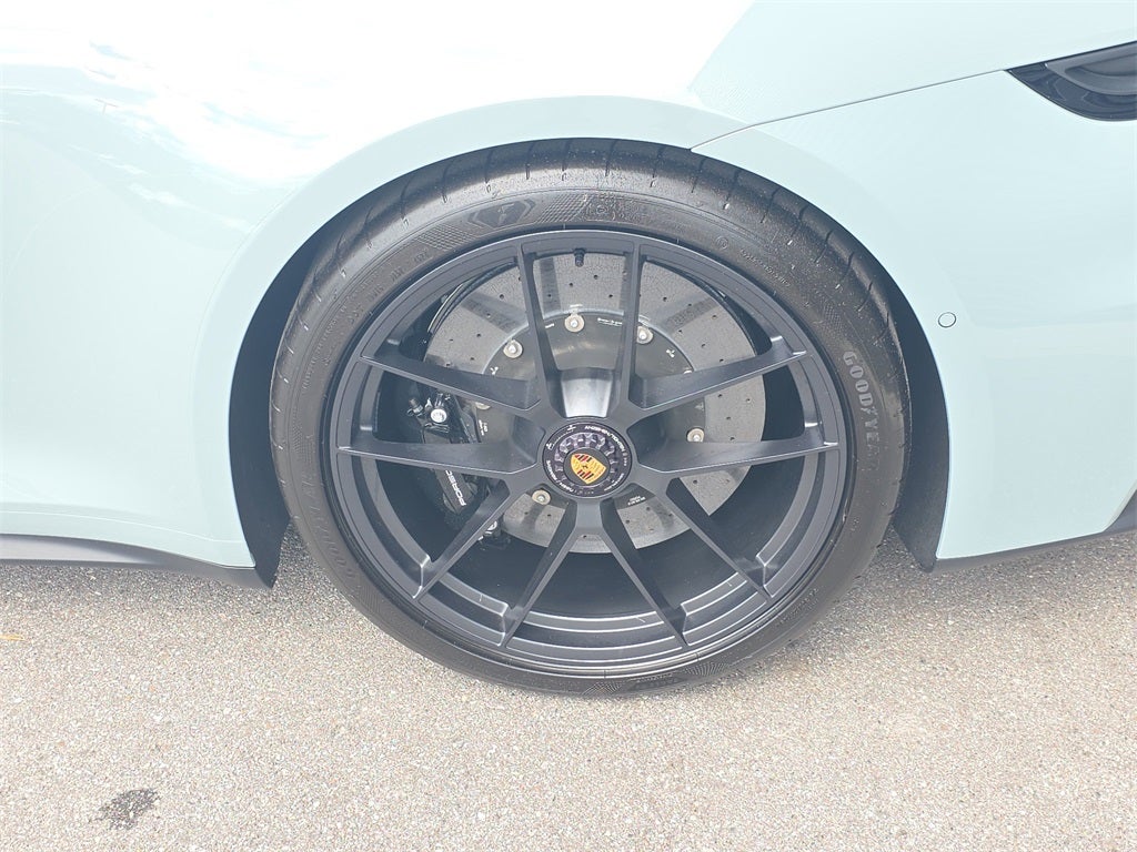 2025 Porsche 911 Carrera GTS