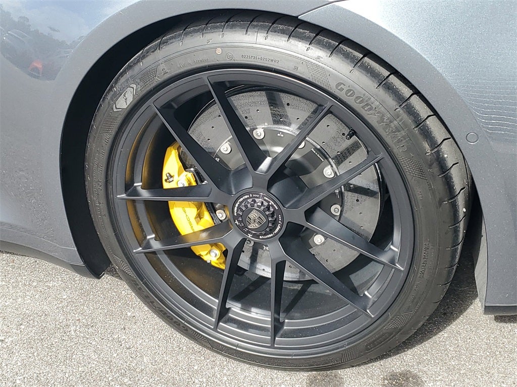 2025 Porsche 911 Carrera 4 GTS