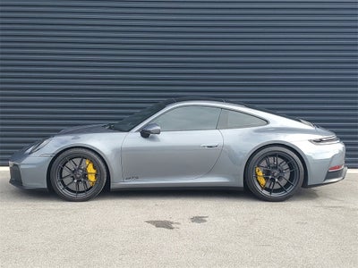 2025 Porsche 911 Carrera 4 GTS