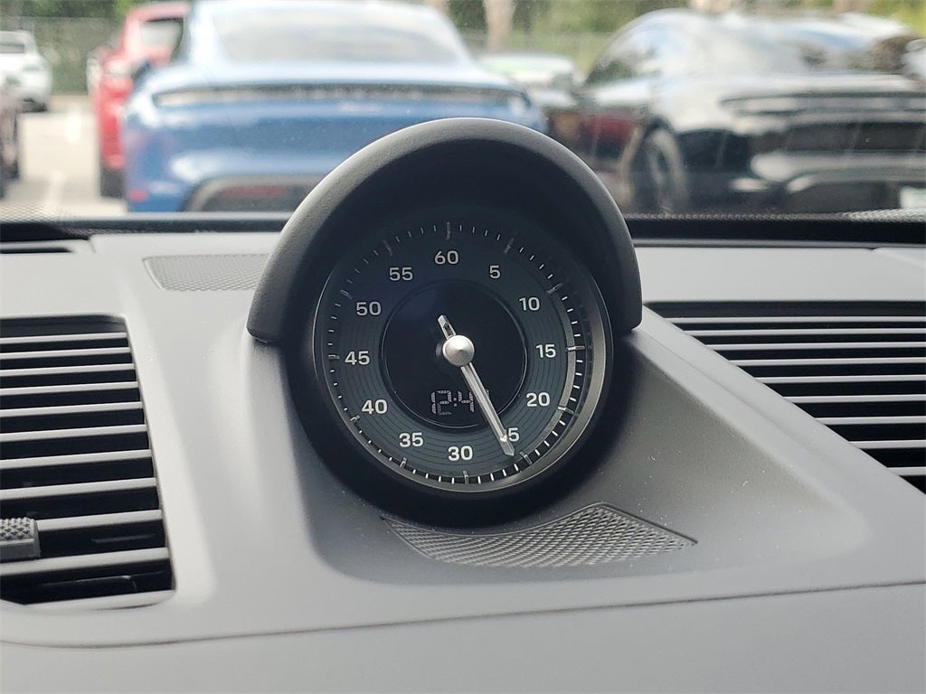 2025 Porsche 911 Carrera 4 GTS