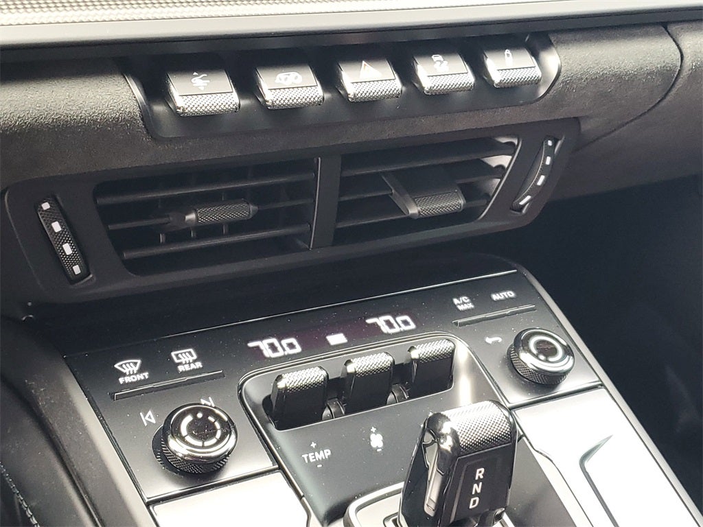 2025 Porsche 911 Carrera 4 GTS