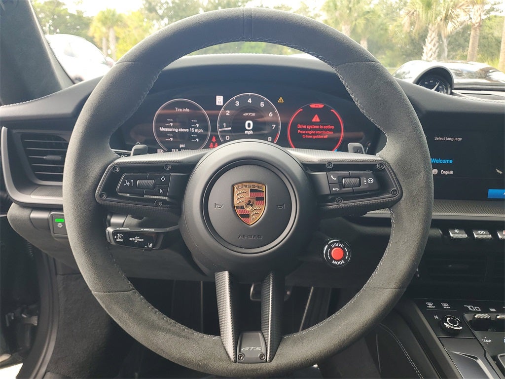 2025 Porsche 911 Carrera 4 GTS