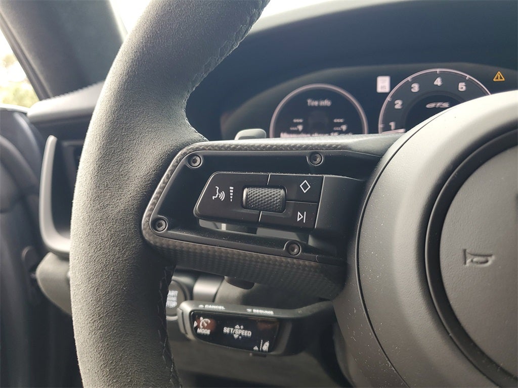 2025 Porsche 911 Carrera 4 GTS