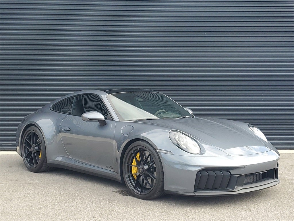 2025 Porsche 911 Carrera 4 GTS