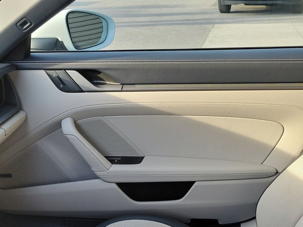 2025 Porsche 911 Carrera