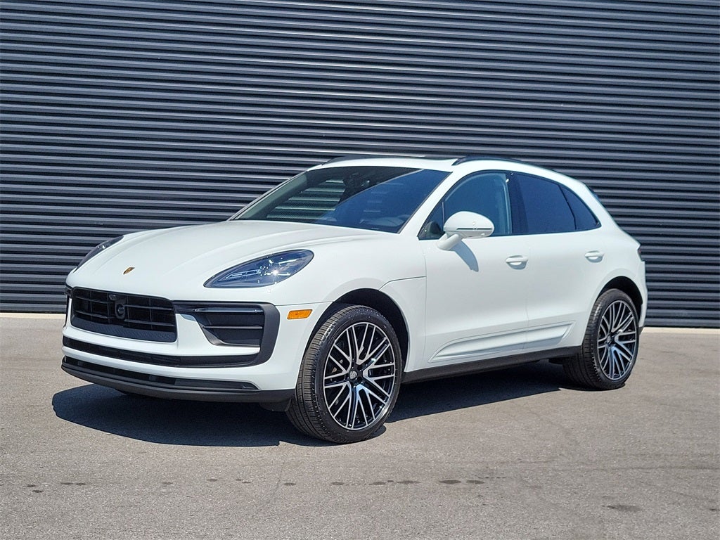 2025 Porsche Macan Base