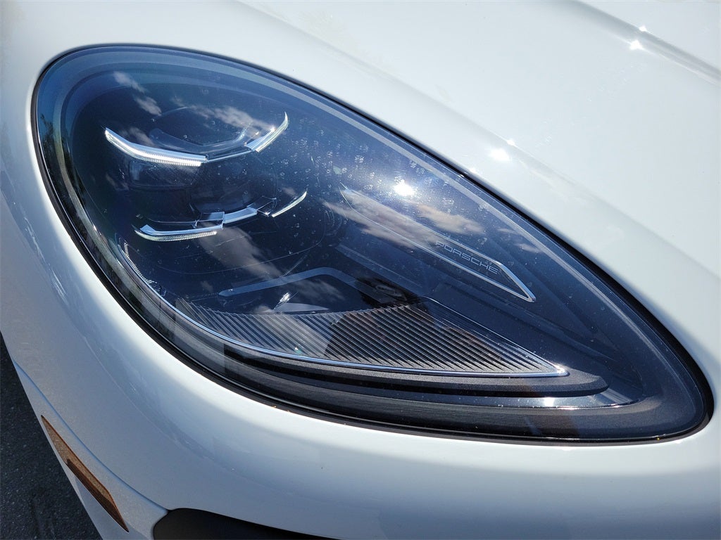 2025 Porsche Macan Base