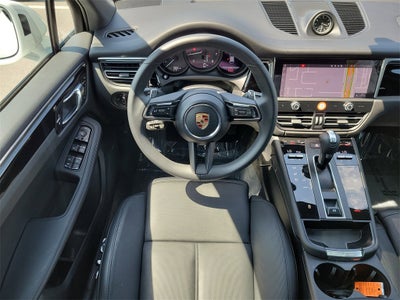 2025 Porsche Macan Base