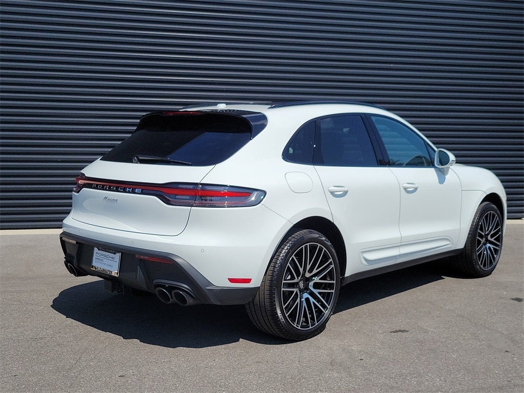 2025 Porsche Macan Base