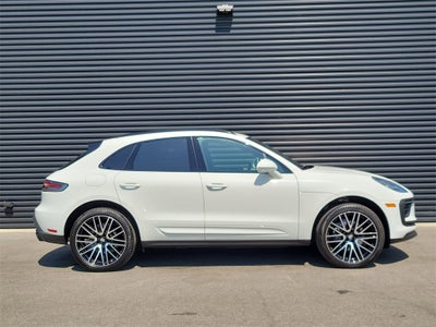 2025 Porsche Macan Base