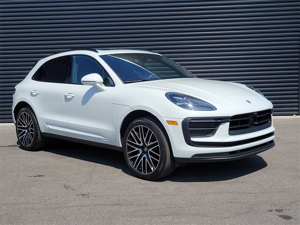 2025 Porsche Macan Base