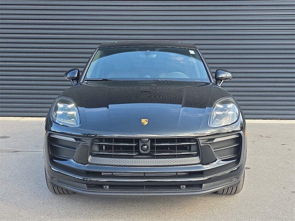 2025 Porsche Macan Base