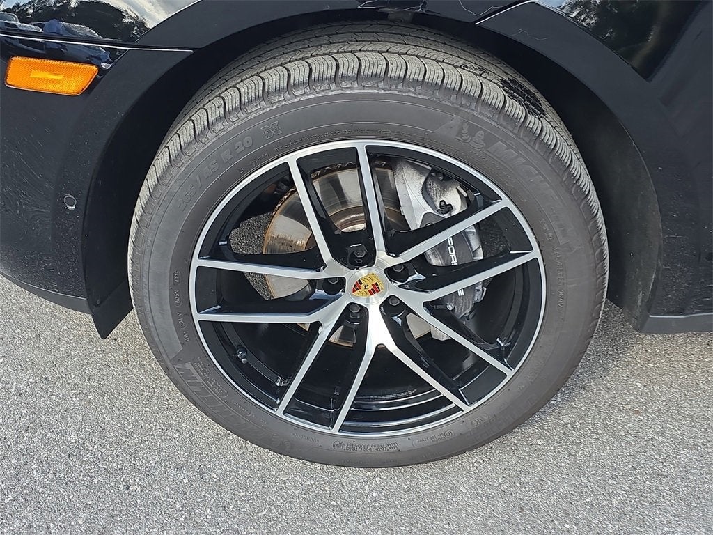 2025 Porsche Macan Base