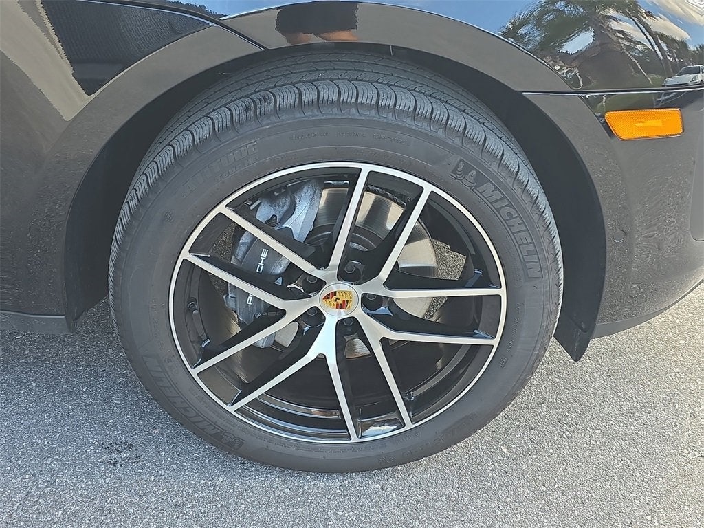 2025 Porsche Macan Base