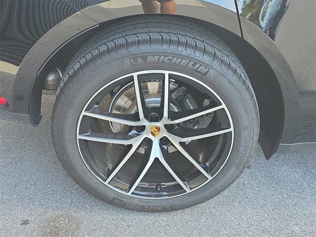 2025 Porsche Macan Base