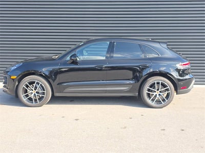 2025 Porsche Macan Base