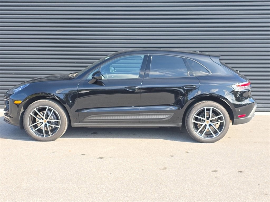 2025 Porsche Macan Base