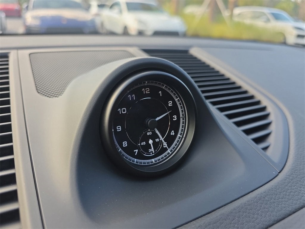 2025 Porsche Macan Base