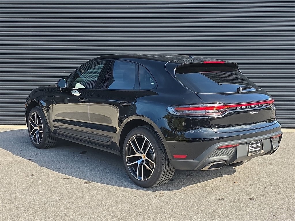 2025 Porsche Macan Base